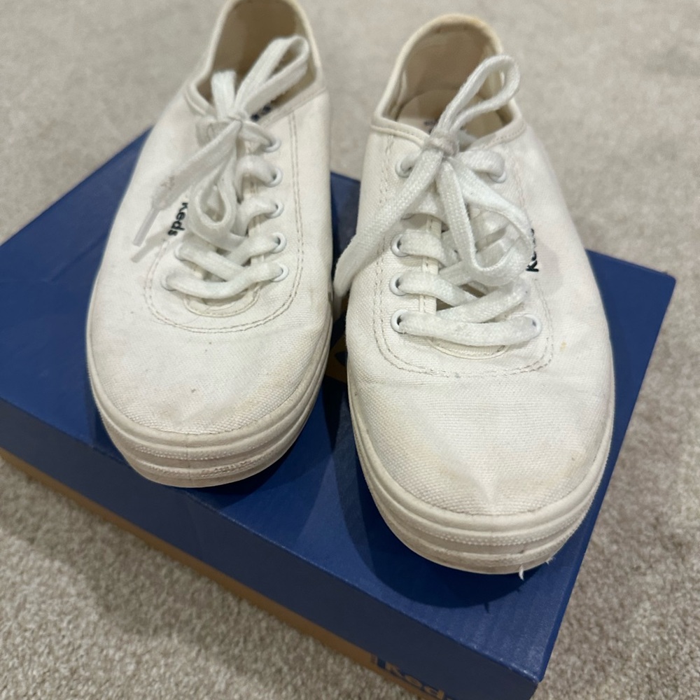 Breezies White Kids Sneakers